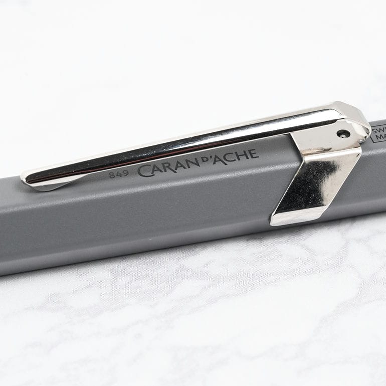 【名入れ無料】カランダッシュ CARAN DACHE ボールペン 849 ローラーボール ゲル 水性 マットグレー NF0846 595 高級 筆記具<br>【スペシャルラッピング660円(別売り)】