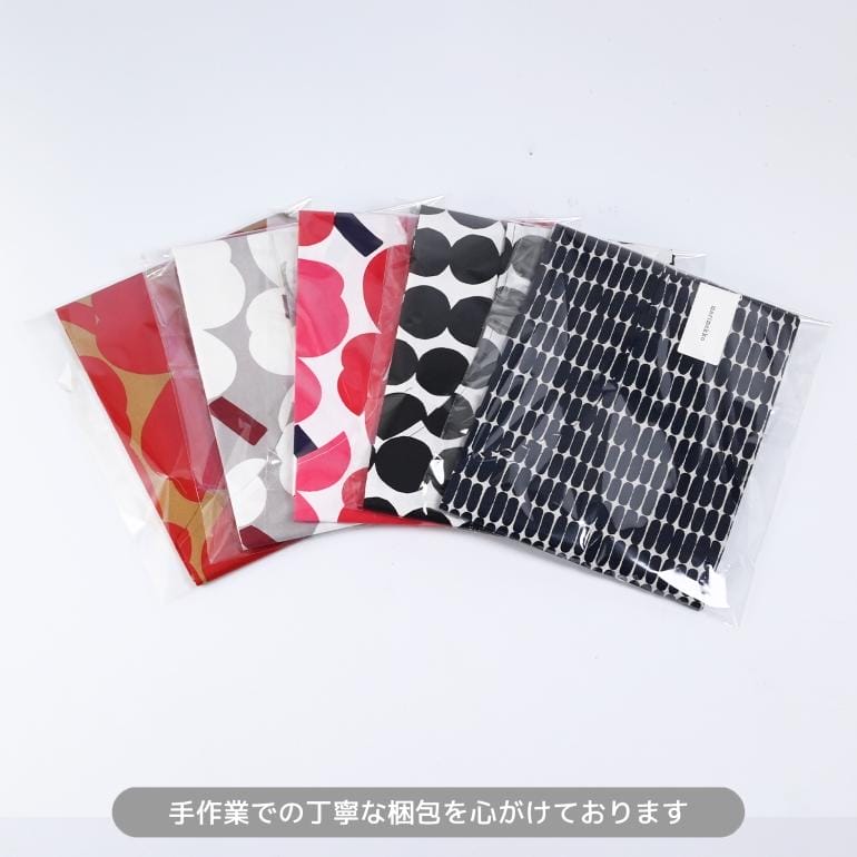 【刺しゅう名入れ可有料】マリメッコ marimekko エプロン ピエ二 ウニッコ ダークチェリー サーモンレッド 73411 073411 384 北欧雑貨 北欧デザイン 【スペシャルラッピング660円(別売り)】