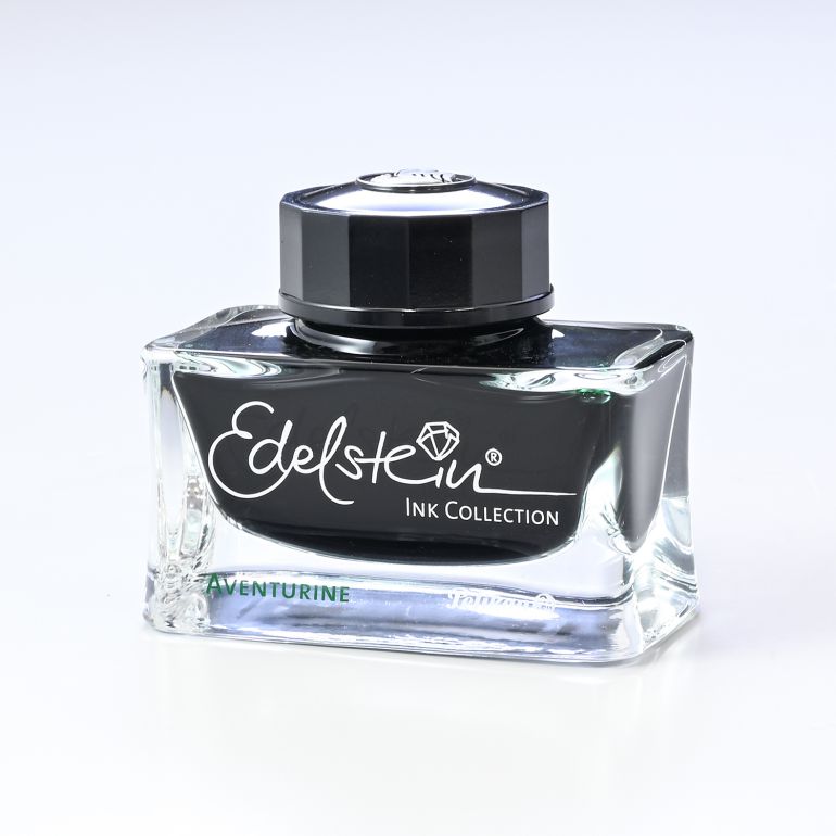 〈新品未使用〉Pelikan 万年筆セット インク瓶付き Pelikan 万年筆セット インク瓶付き