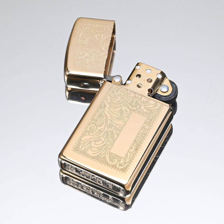 イタリアンベネチア6面手彫り彫刻シルバーのオイルライターです イタリアンベネチア6面手彫り彫刻シルバーのオイルライターです