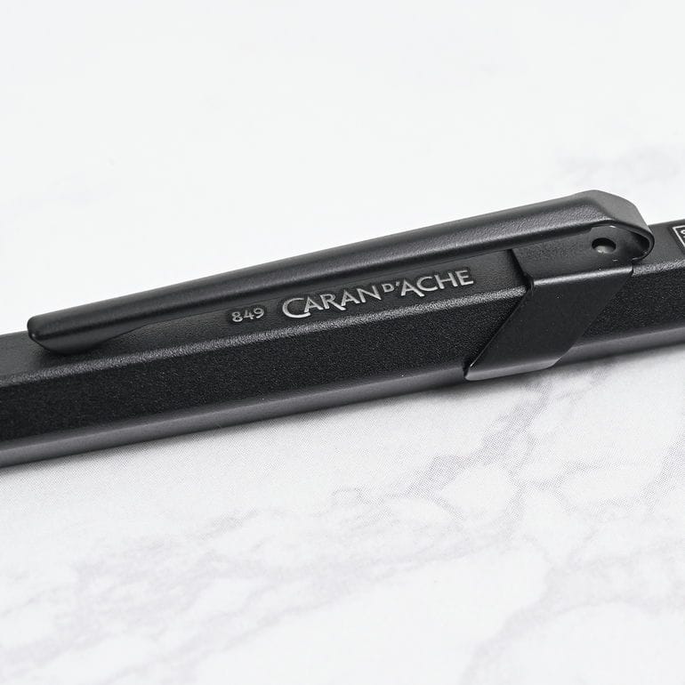 【名入れ無料】カランダッシュ CARAN DACHE ボールペン ブラックエディション 849 プレミアム 油性 ブラックコード NF0849 496 高級 筆記具<br>【スペシャルラッピング660円(別売り)】