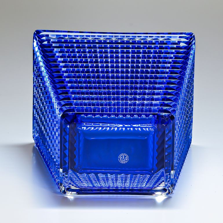 バカラ 名入れ対応 Baccarat ベース 花瓶 アイ EYE スクエア ブルー 30cm 2811106 【熨斗対応】 インテリア オブジェ 置物 洋食器　<br>【スペシャルラッピング1100円(別売り)】