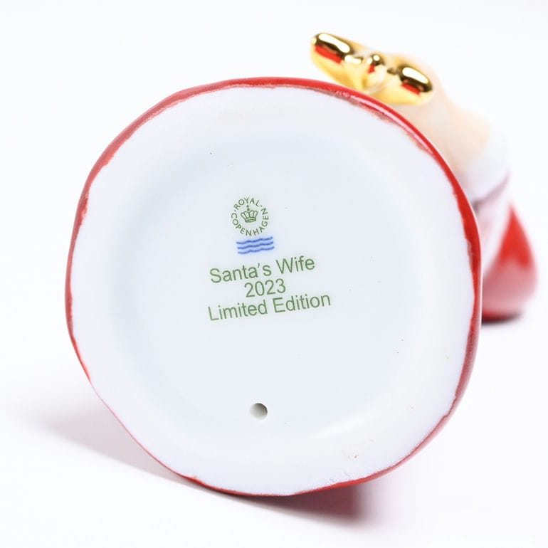 ロイヤルコペンハーゲン ROYAL COPENHAGEN アニュアル フィギュリン 2023年 限定 サンタ ワイフ クリスマス 1252075(1066053) 高級 置物 オブジェ インテリア 北欧デザイン 名入れ可有料 【スペシャルラッピング660円(別売り)】