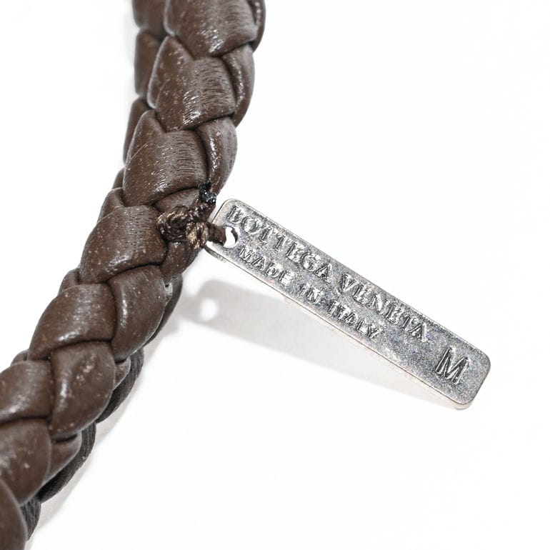 【名入れ可有料】ボッテガヴェネタ BOTTEGA VENETA ブレスレット Mサイズ イントレチャート レザー メンズ レディース ブラウン 113546 V3UN1 2062 M Made in ITALY 本革【スペシャルラッピング660円(別売り)】
