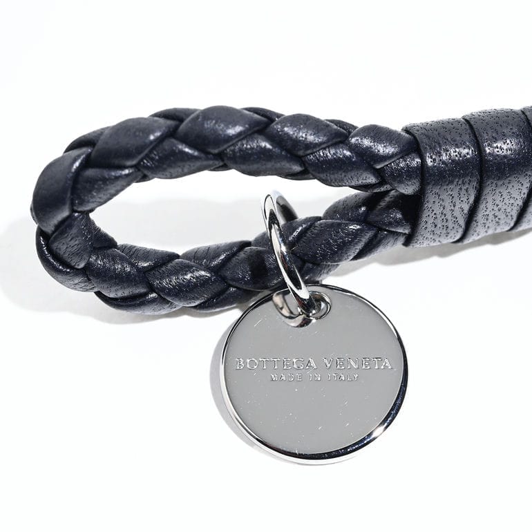 【名入れ可有料】ボッテガヴェネタ BOTTEGA VENETA ブレスレット Mサイズ イントレチャート レザー メンズ レディース ネイビー 113546 V3UN1 4039 M Made in ITALY 本革【スペシャルラッピング660円(別売り)】