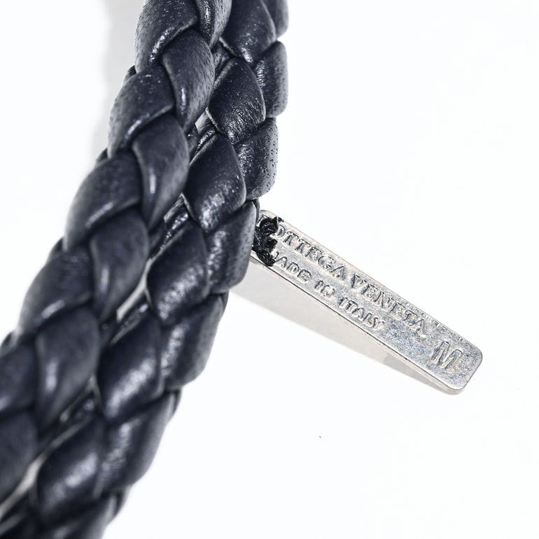 【名入れ可有料】ボッテガヴェネタ BOTTEGA VENETA ブレスレット Mサイズ イントレチャート レザー メンズ レディース ネイビー 113546 V3UN1 4039 M Made in ITALY 本革【スペシャルラッピング660円(別売り)】