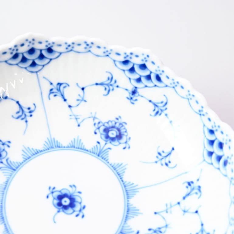 ロイヤルコペンハーゲン ブルーフルーテッド ハーフレース ケーキ皿(脚付)