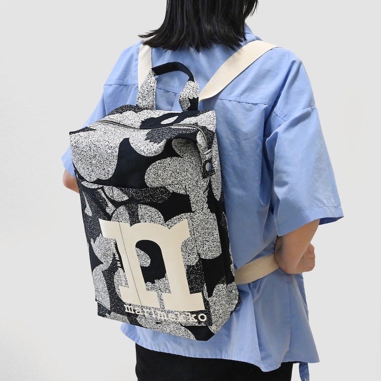 マリメッコ marimekko リュック バッグ バックパック MONO Unikko ウニッコ レディース ブラック ホワイト 94581 094581 910 北欧雑貨 北欧デザイン