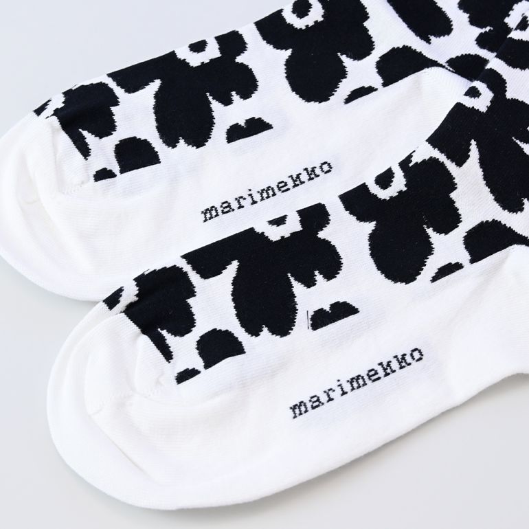 マリメッコ marimekko レディース ソックス 靴下 くつ下 花柄 ウニッコ ヒエタ UNIKKO HIENO ブラック×ホワイト 全2サイズ 090595 019 北欧雑貨 北欧デザイン【スペシャルラッピング660円(別売り)】