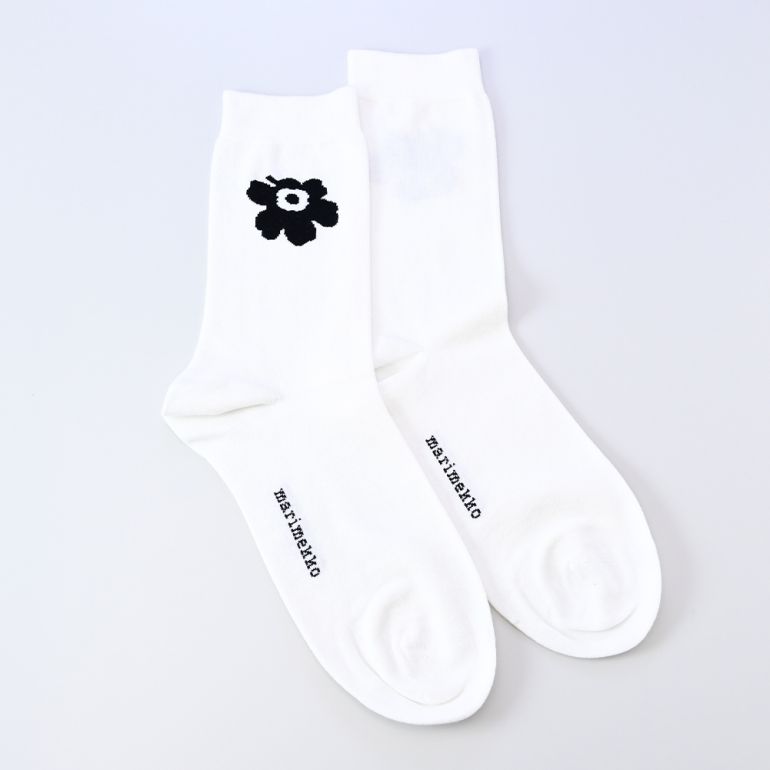 マリメッコ marimekko レディース ソックス 靴下 くつ下 花柄 サッラ ウニッコ SALLA UNIKKO ホワイト×ブラック 全2サイズ 090596 019 北欧雑貨 北欧デザイン ネコポス限定 送料無料<br>【スペシャルラッピング660円(別売り)】