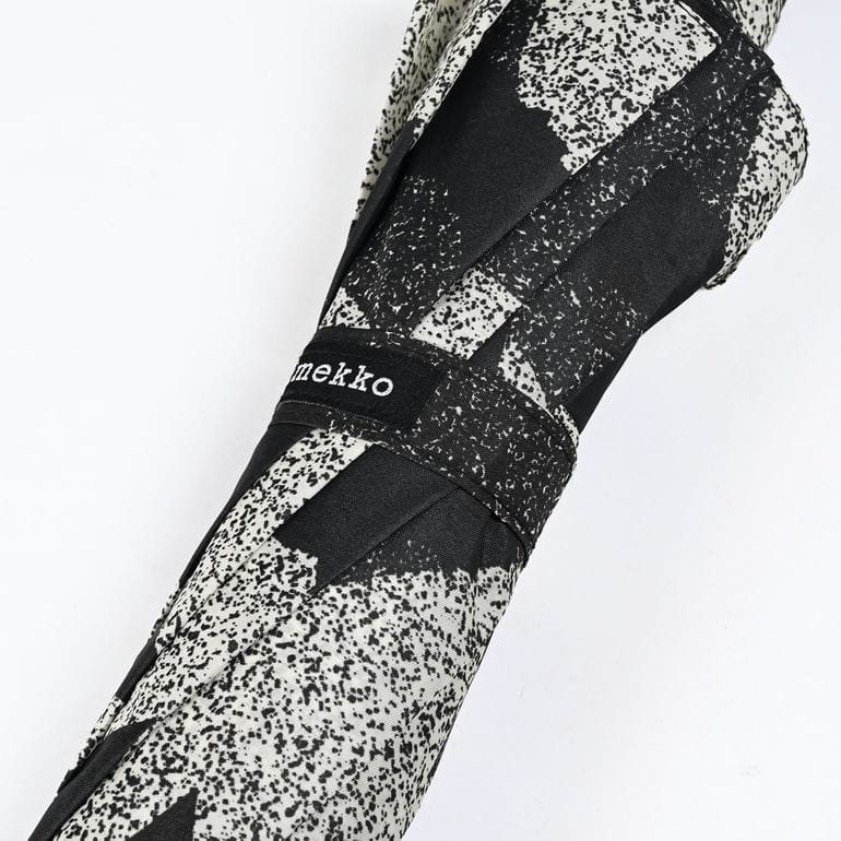 マリメッコ marimekko 傘 長傘 アンブレラ ジャンプ傘 雨傘 スティック ウニッコ ブラック グレー 94642 094642 190 北欧雑貨 北欧デザイン