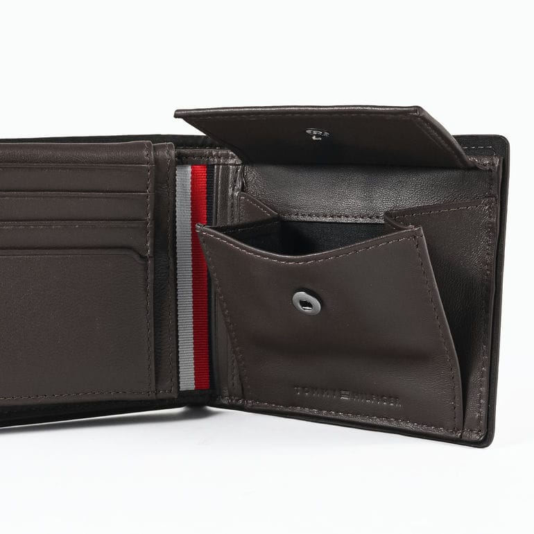 高品質ヨーロッパ輸入モデル トミーヒルフィガー TOMMY HILFIGER 二つ折り財布 小銭入れ付き CORP CC FLAP AND COIN ブラウン AM0AM13741 GB6 COFFEE BEAN ウォレット 折財布【スペシャルラッピング660円(別売り)】