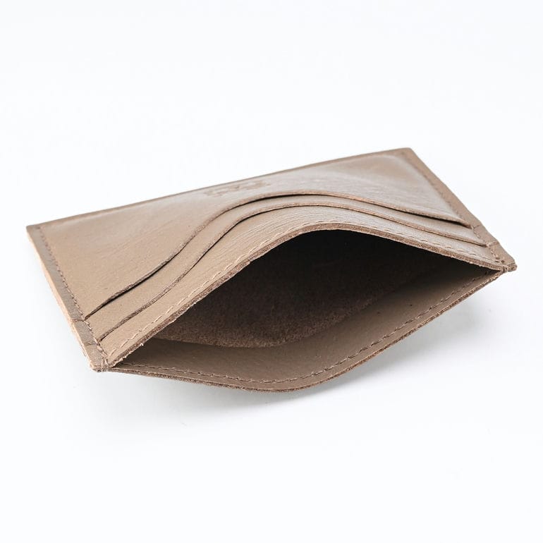 イルビゾンテ IL BISONTE カードケース メンズ レディース バケッタレザー トルトラ グレー系 SCC050 PVX005 GY103 箔押し名入れ可有料【スペシャルラッピング660円(別売り)】