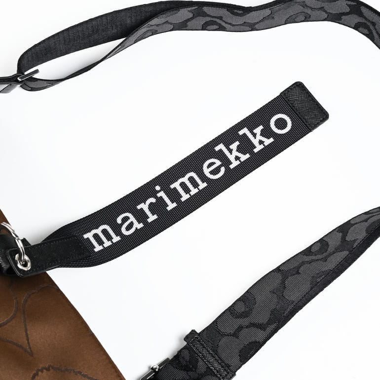 マリメッコ marimekko ショルダーバッグ クロスボディ キャリー オール ピイルト ウニッコ レディース ブラウン 93944 093944 890 北欧雑貨 北欧デザイン