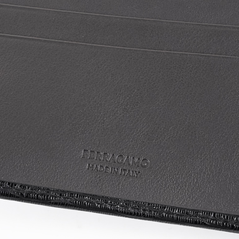フェラガモ Salvatore Ferragamo サルヴァトーレフェラガモ 二つ折り