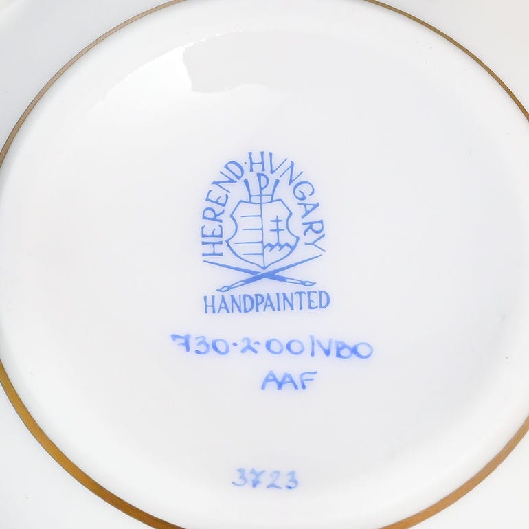 純正ボックス付き ヘレンド HEREND ティーカップ&ソーサー 200ml 薔薇の花飾り ローズガーランド 手描き 兼用カップ(ティー・コーヒー)730000 RGS 007300-00-RGS 洋食器 キッチン 陶器 食卓 カップアンドソーサー 【スペシャルラッピング660円(別売り)】