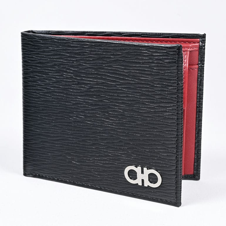 フェラガモ Salvatore Ferragamo サルヴァトーレフェラガモ 二つ折り財布 メンズ ブラック×レッド 685986 66A065 007 箔押し名入れ可有料 【スペシャルラッピング660円(別売り)】