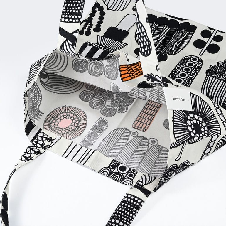 【刺しゅう名入れ可有料】マリメッコ marimekko トートバッグ プータルフリン パルハート ファブリック レディース ブラック オレンジ 74339 074339 193 北欧 北欧雑貨 北欧デザイン ネコポス限定 送料無料<br>【スペシャルラッピング660円(別売り)】