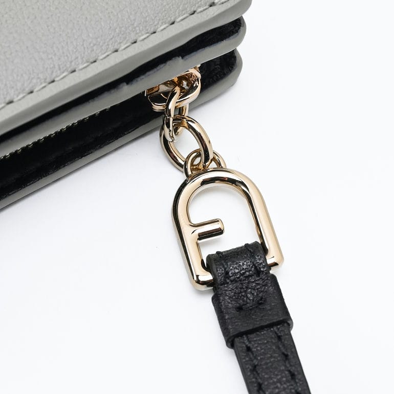 【名入れ可有料】フルラ FURLA 二つ折り財布 CAMELIA カメリア コンパクト ジップウォレット レディース ライトグレー ブラック WP00451 BX2725 3425S 箔押し 純正紙袋・リボン付属 【スペシャルラッピング660円(別売り)】