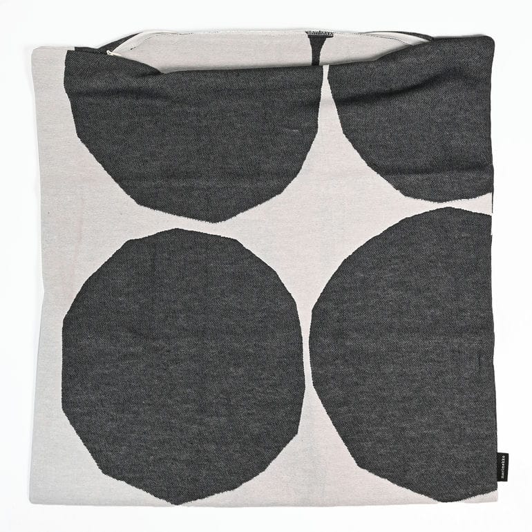 マリメッコ marimekko クッションカバー 50×50cm ヌードクッション セット Kivet キヴェット ブラック 69768 069768 190 北欧雑貨 北欧デザイン