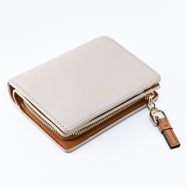 【名入れ可有料】フルラ FURLA 二つ折り財布 CAMELIA カメリア コンパクト ジップウォレット レディース アイボリー ライトブラウン WP00451 BX2725 3426S 箔押し 純正紙袋・リボン付属 【スペシャルラッピング660円(別売り)】