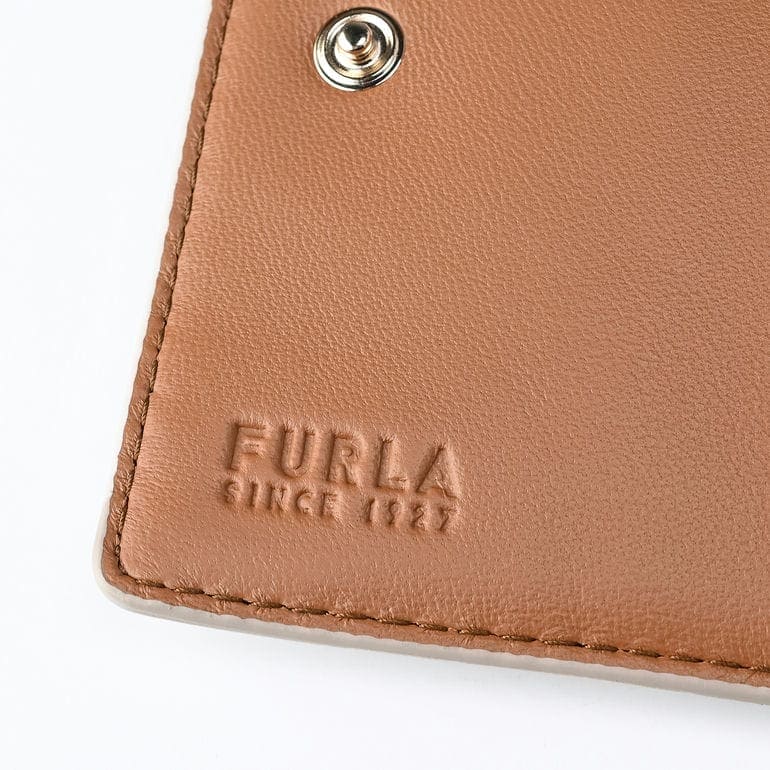 【名入れ可有料】フルラ FURLA 二つ折り財布 CAMELIA カメリア コンパクト ジップウォレット レディース アイボリー ライトブラウン WP00451 BX2725 3426S 箔押し 純正紙袋・リボン付属 【スペシャルラッピング660円(別売り)】