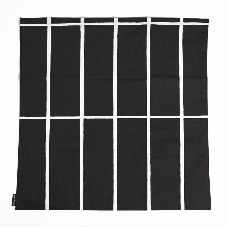 マリメッコ marimekko クッションカバー 50×50cm ヌードクッション セット ティイリスキヴィ ブラック 72428 072428 910 北欧雑貨 北欧デザイン