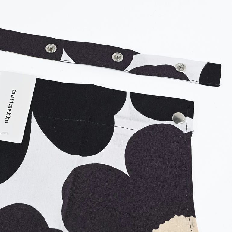 マリメッコ marimekko エプロン ピエ二 ウニッコ ホワイト ダークグレー 75550 075550 819 北欧雑貨 北欧デザイン ネコポス限定 送料無料<br>【スペシャルラッピング660円(別売り)】
