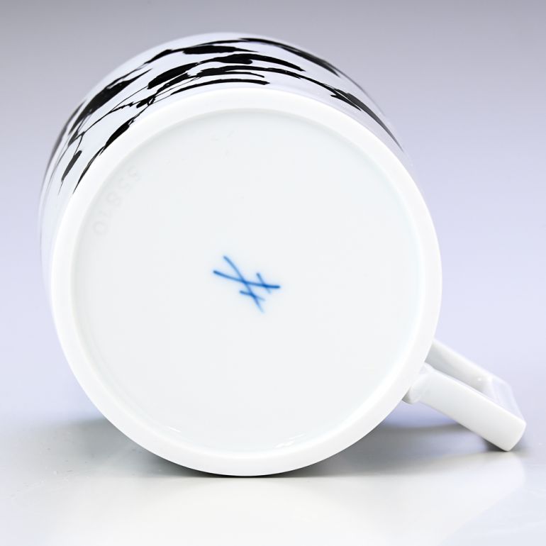 【名入れ可有料】マイセン マグコレクション カワセミ マグカップ ブラック 310ml Meissen 79A421-55810-1 洋食器 【ドイツ本国の紙袋別売り】【スペシャルラッピング660円(別売り)】