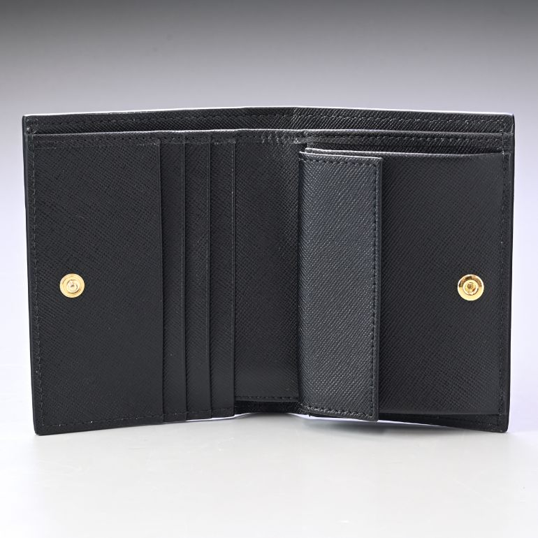 マルニ MARNI 二つ折り財布 レディース ジップ コンパクトウォレット サフィアーノレザー ブラック PFMOQ14U07 LV520 Z360N
