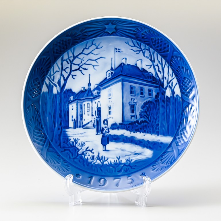 ロイヤルコペンハーゲン イヤープレート 1975年 昭和50年 皿立て付き