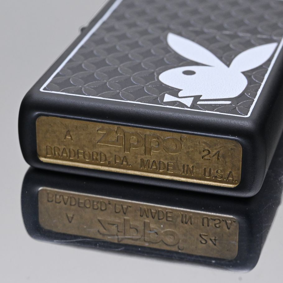 Zippo プレイボーイ　2005年製　送料込み Zippo ジッポー プレイボーイ バニー うさぎ ロゴ ホワイト
