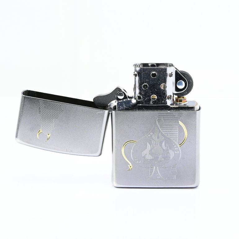 22045 ZIPPO ジッポ 喫煙具 銀色 シルバー スクエア 箱付 ギャランティ