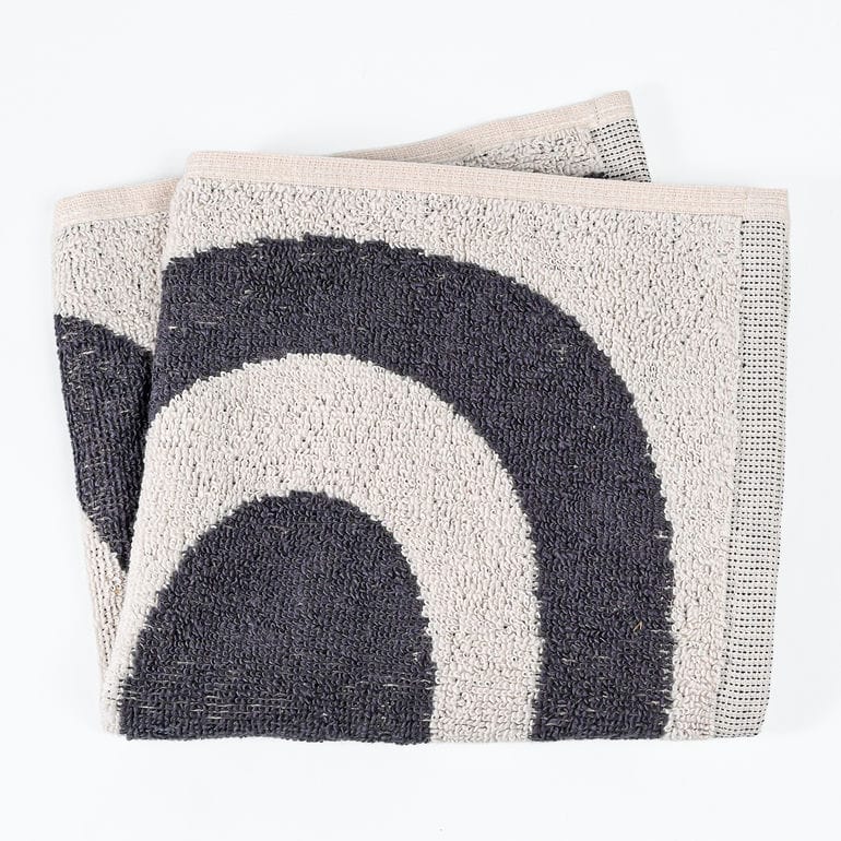 【刺しゅう名入れ可有料】マリメッコ marimekko ハンドタオル 30cm ミニタオル ハンカチ MELOONI メロー二 チャコール オフホワイト 72879 072879 910 北欧雑貨 北欧デザイン<br>【スペシャルラッピング660円(別売り)】