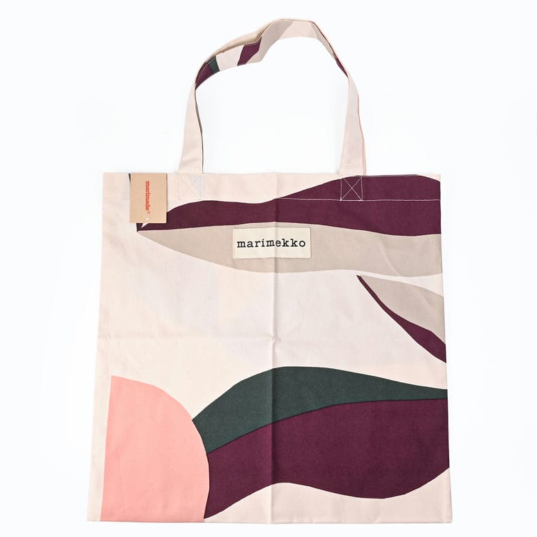 【名入れ可有料】マリメッコ marimekko トートバッグ ベリー ファブリック レディース 北欧雑貨 北欧デザイン ネコポス限定<br>【スペシャルラッピング660円(別売り)】