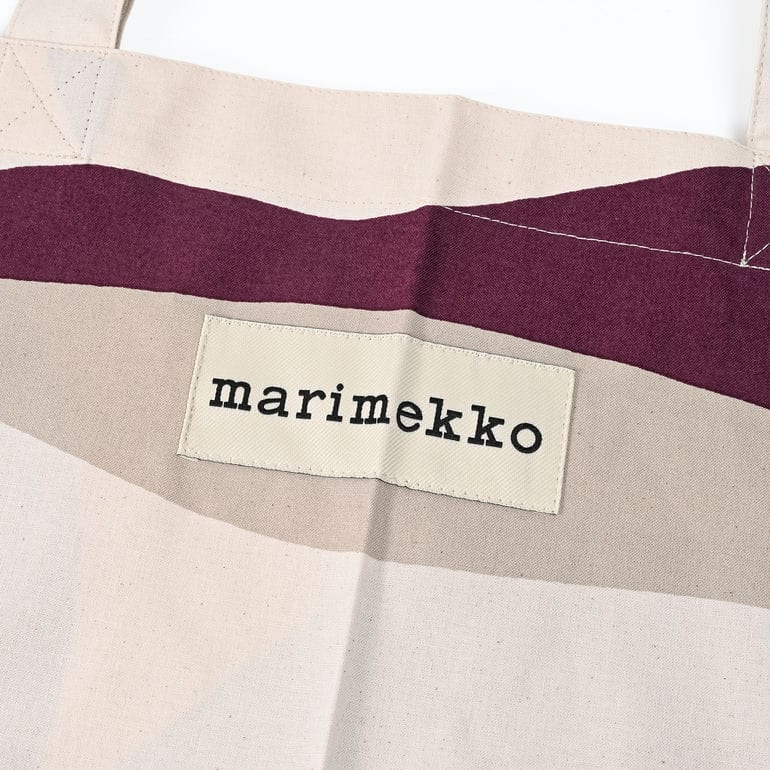 【名入れ可有料】マリメッコ marimekko トートバッグ ベリー ファブリック レディース 北欧雑貨 北欧デザイン ネコポス限定<br>【スペシャルラッピング660円(別売り)】