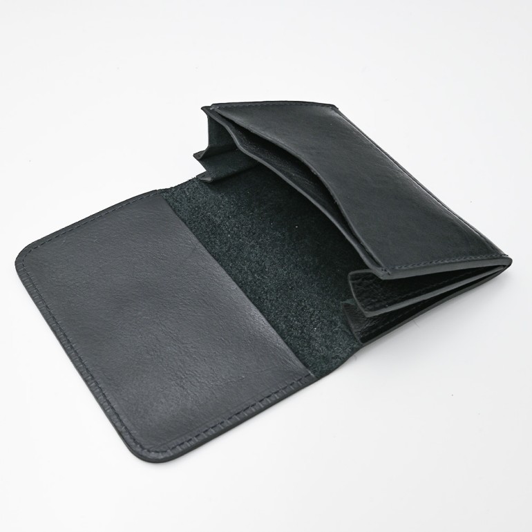 イルビゾンテ IL BISONTE カードケース 名刺入れ BLACK ブラック C0470 P 153 カウハイドレザー【スペシャルラッピング660円(別売り)】
