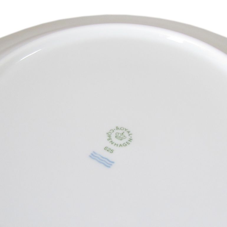 ロイヤルコペンハーゲン ホワイトフルーテッド ハーフレース プレート フラットプレート 25cm 1128625 名入れ可有料 ※名入れ別売り 1017295 北欧食器 洋食器 【スペシャルラッピング660円(別売り)】