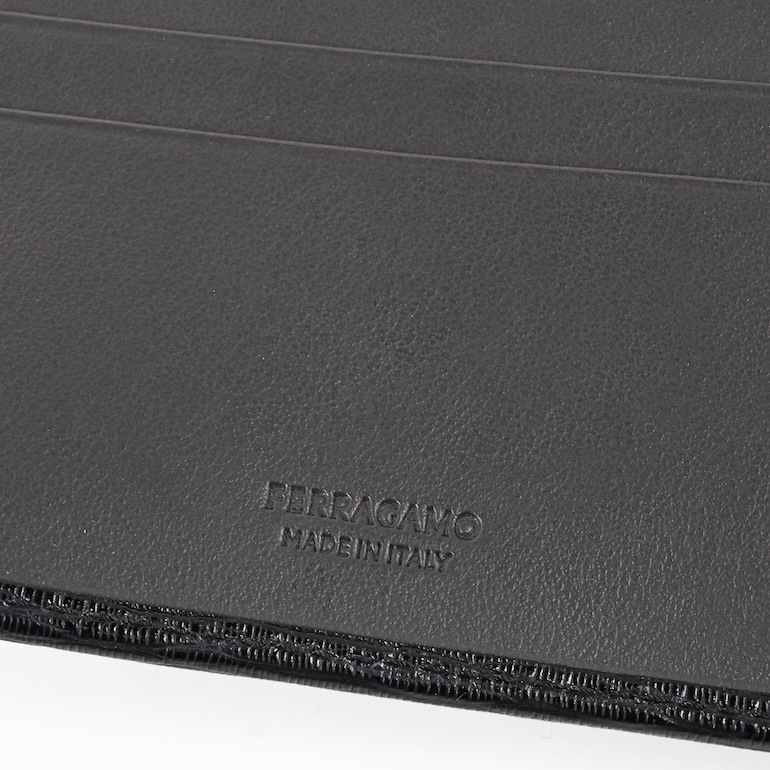 【スペシャルラッピング付き】フェラガモ Salvatore Ferragamo サルヴァトーレフェラガモ 二つ折り財布 メンズ ブラック 733323 66A065 021 箔押し名入れ可有料 【スペシャルラッピング660円(別売り)】
