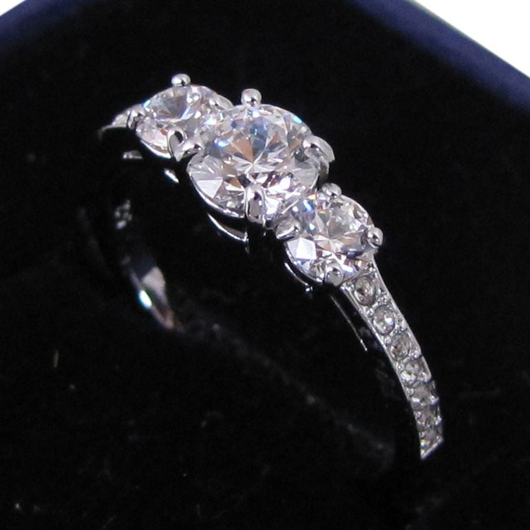 スワロフスキー SWAROVSKI リング レディース 指輪 11号 アトラクトトリロジーラウンド ATTARACT TRILOGY ROUND シルバー 5448901<br>【スペシャルラッピング660円(別売り)】