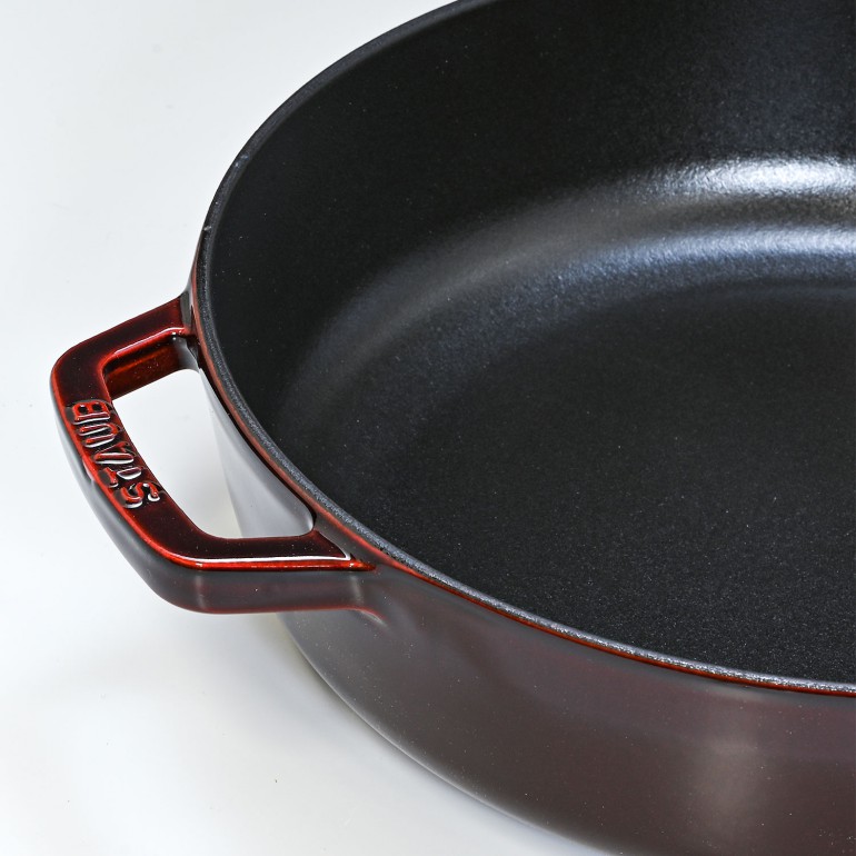 ストウブ staub ブレイザー ソテーパン 28cm 鋳物 ホーロー 鍋 なべ 調理器具 キッチン用品 グレナディンレッド 3.7L 12612887 (40511-513-0) 名入れ可有料 洋食器 【スペシャルラッピング大B対応(別売り)】