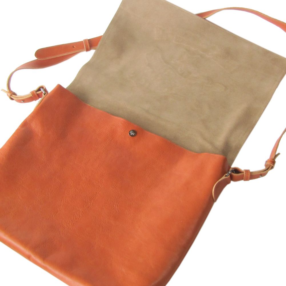 イルビゾンテ IL BISONTE バッグ クロスショルダーバッグ バケッタレザー ビッグロゴ CARAMEL キャラメル ヤキヌメ A2823 EP 145G