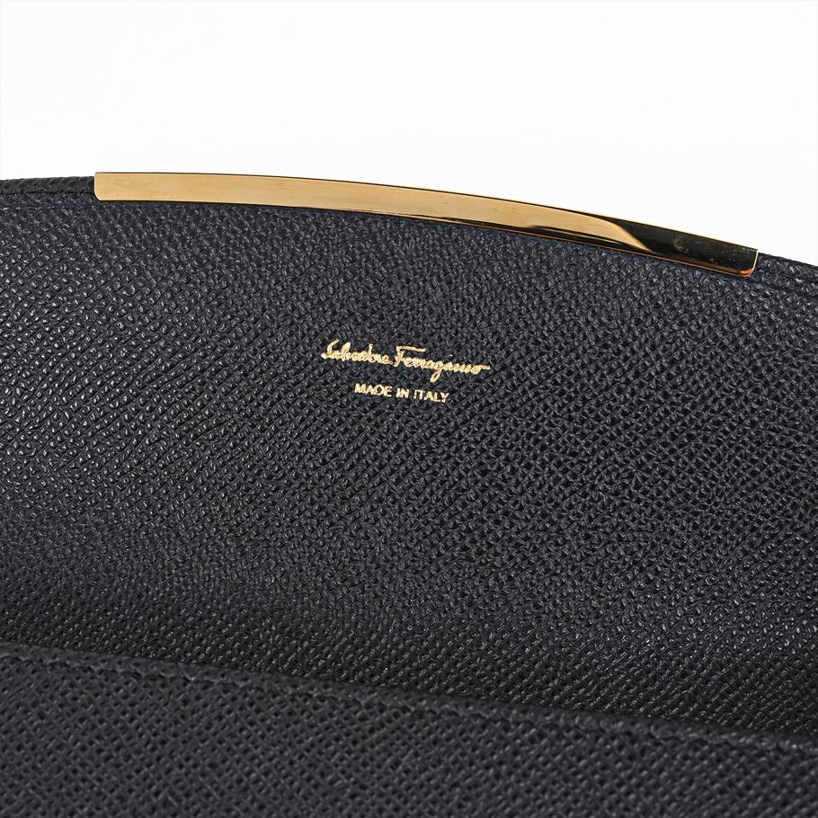 【名入れ可有料】【スペシャルラッピング付き】フェラガモ Salvatore Ferragamo サルヴァトーレフェラガモ 長財布 小銭入れ付き ウォレット ガンチーニ レディース ブラック 22D150 683312 0683312