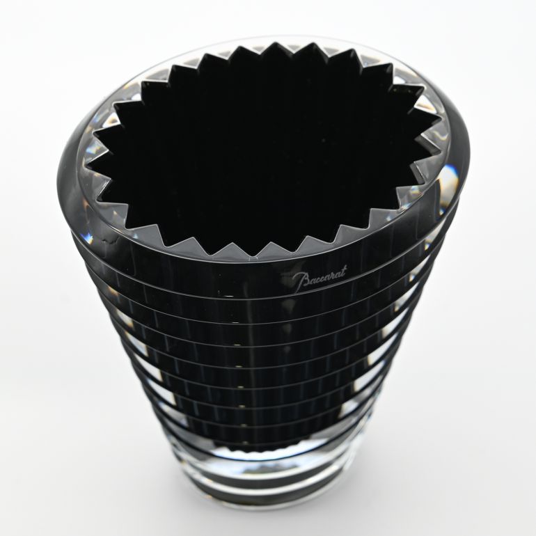 バカラ 名入れ対応 Baccarat 花瓶 ベース アイ EYE ノアール ブラック(ラッカージュ仕上げ) S 14.5cm 2814035 【熨斗対応】 インテリア オブジェ 置物 洋食器 <br>【スペシャルラッピング1100円(別売り)】