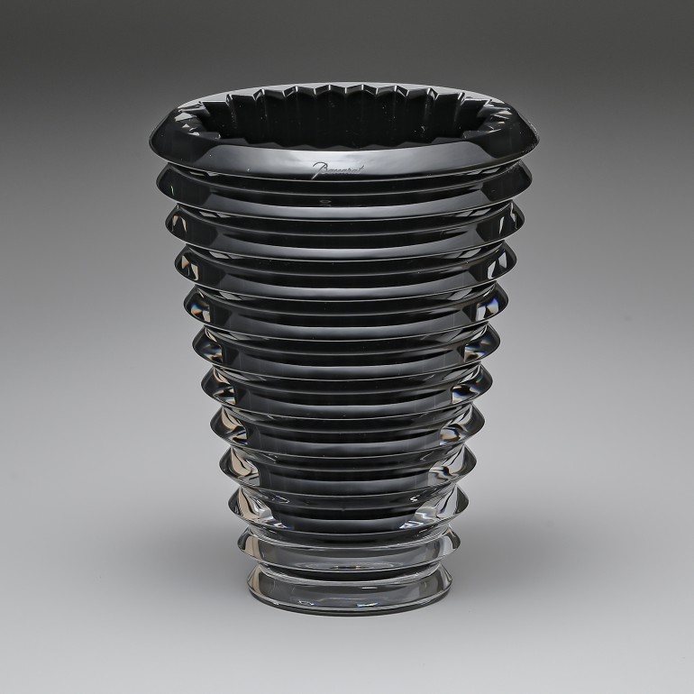 バカラ 名入れ対応 Baccarat 花瓶 ベース アイ EYE ノアール ブラック(ラッカージュ仕上げ) S 14.5cm 2814035 【熨斗対応】 インテリア オブジェ 置物 洋食器 <br>【スペシャルラッピング1100円(別売り)】