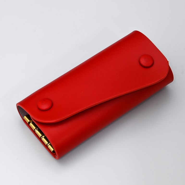 イルビゾンテ IL BISONTE キーケース コンテンポラリーコレクション Fifty-on IO メンズ レディース レザー レッド SKH087PV0011RE184G 日本未発売 箔押し名入れ可有料 【スペシャルラッピング660円(別売り)】