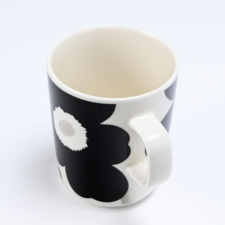【名入れ可有料】マリメッコ marimekko マグカップ コップ 250ml Unikko ウニッコ ホワイト×ブラック×シルバー 72779 072779 199 北欧食器 洋食器 北欧デザイン テーブルウエア 【スペシャルラッピング660円(別売り)】