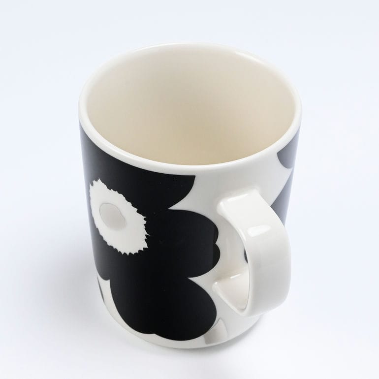 【名入れ可有料】マリメッコ marimekko マグカップ コップ 250ml Unikko ウニッコ ホワイト×ブラック×シルバー 72779 072779 199 北欧食器 洋食器 北欧デザイン テーブルウエア 【スペシャルラッピング660円(別売り)】