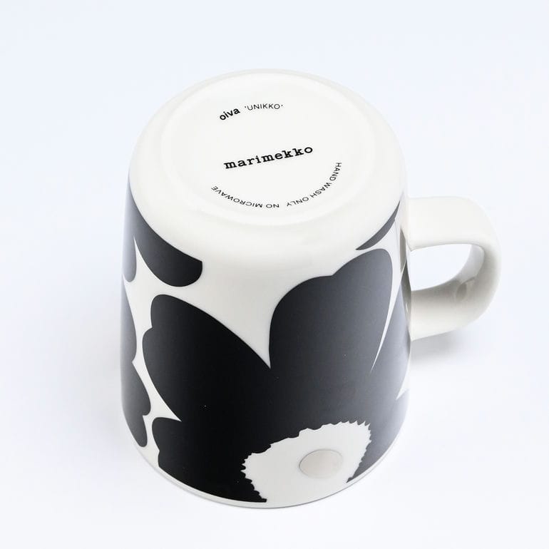 【名入れ可有料】マリメッコ marimekko マグカップ コップ 250ml Unikko ウニッコ ホワイト×ブラック×シルバー 72779 072779 199 北欧食器 洋食器 北欧デザイン テーブルウエア 【スペシャルラッピング660円(別売り)】