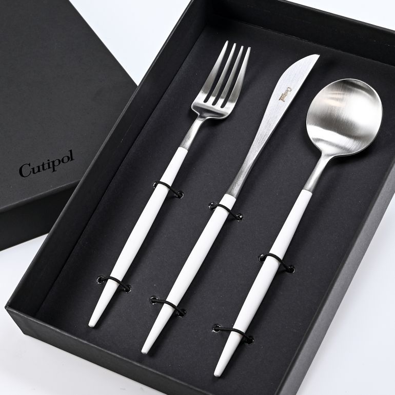 クチポール Cutipol GOA ゴア ホワイト 3点セット ディナー ナイフ フォーク スプーン 洋食器【名入れ対応】【スペシャルラッピング660円(別売り)】